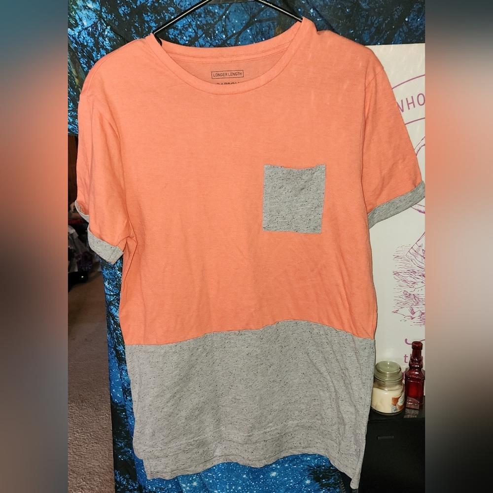 Mens small, extra long, carbon tee